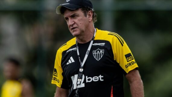 Cuca, técnico do Atlético, em treinamento na Cidade do Galo (foto:  Pedro Souza / Atlético)