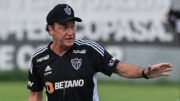 Cuca durante treino do Atlético (foto: Pedro Souza/Atlético)