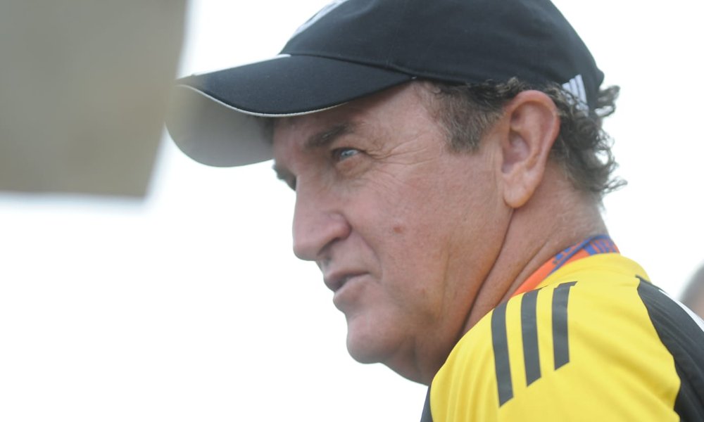 Cuca em treino do Atlético (foto: Alexandre Guzanshe/EM/DA.Press)