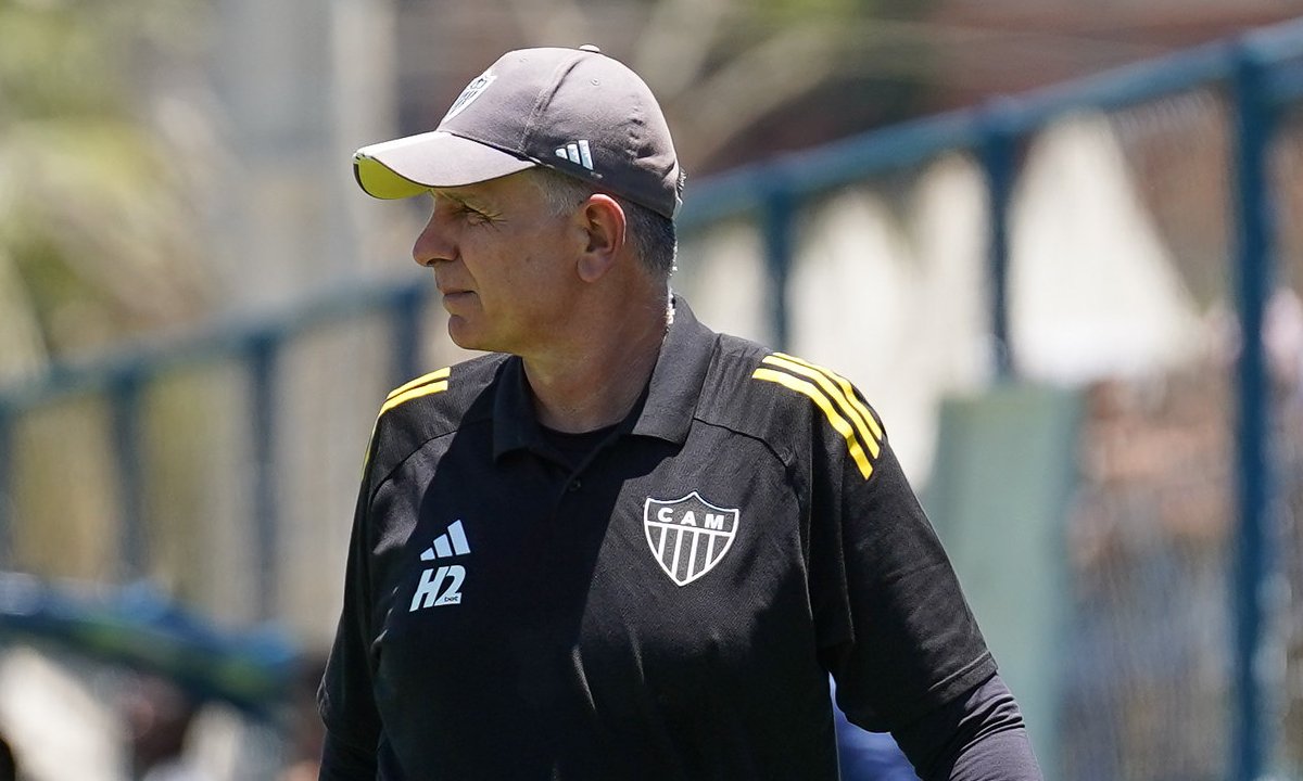 Guilherme Dalla Déa, técnico do sub-20 do Atlético (foto: Daniela Veiga / Atlético)