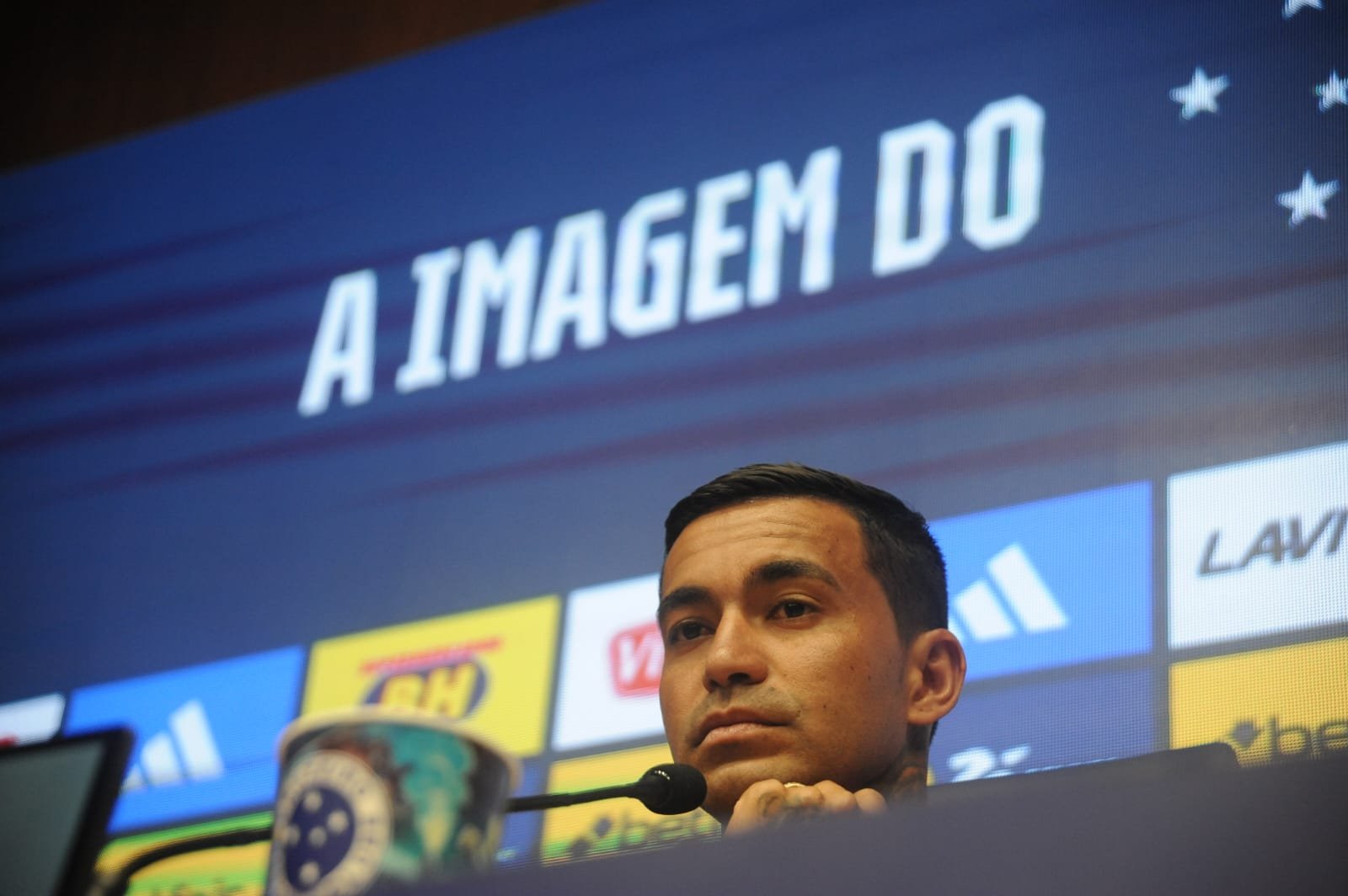 Dudu durante apresentação no Cruzeiro (foto: Alexandre Guzansha/EM/D.A Press)