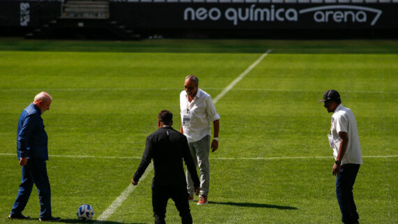 Lula, Presidente da República, durante visita ao estádio do Corinthians (foto: Miguel Shincariol/AFP)