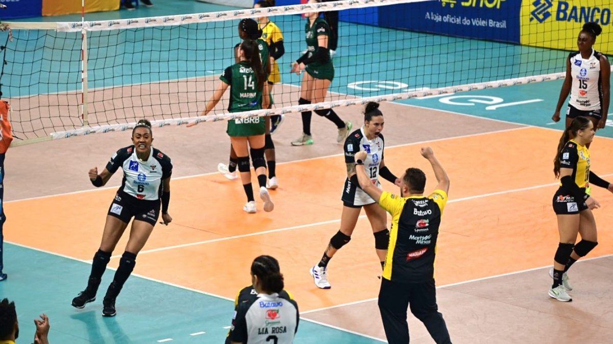 Mackenzie conseguiu virada eletrizante sobre o Brasília pela Superliga Feminina de Vôlei (foto: Rogério Guerreiro/Imprensa Brasília Vôlei)