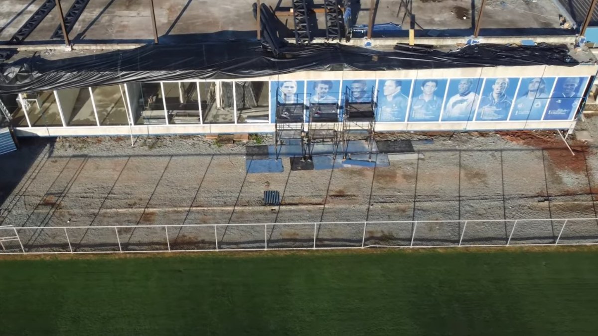 Mural com ídolos do Cruzeiro na Toca da Raposa 2 (foto: Reprodução/BHDrone)