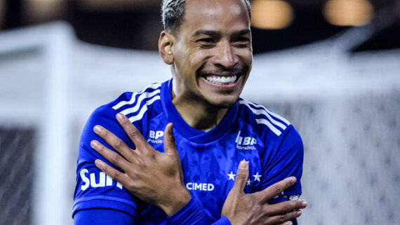 Matheus Pereira, meia do Cruzeiro, comemora gol no amistoso contra o São Paulo (foto: Gustavo Aleixo/Cruzeiro)