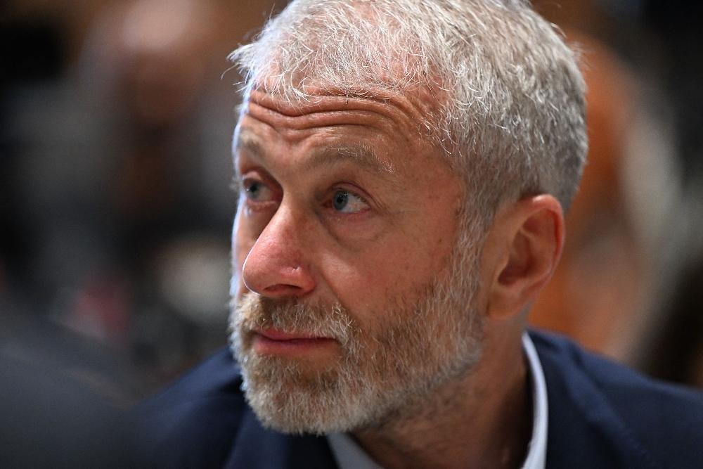 O oligarca russo Roman Abramovich (foto: OZAN KOSE / AFP)