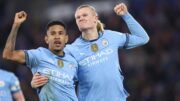 Savinho e Haaland, do Manchester City (foto: Darren Staples / AFP)