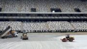 Troca do gramado natural para sintético na Arena MRV (foto: Reprodução/Instagram Reinaldo)