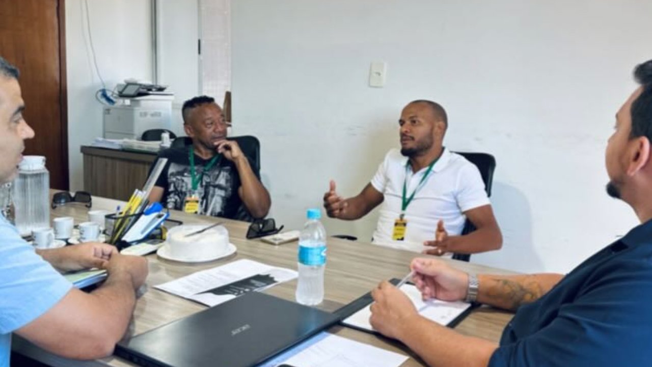 Postagem do prefeito Gabriel Parreiras com o lateral Patric (foto: Reprodução Instagram)