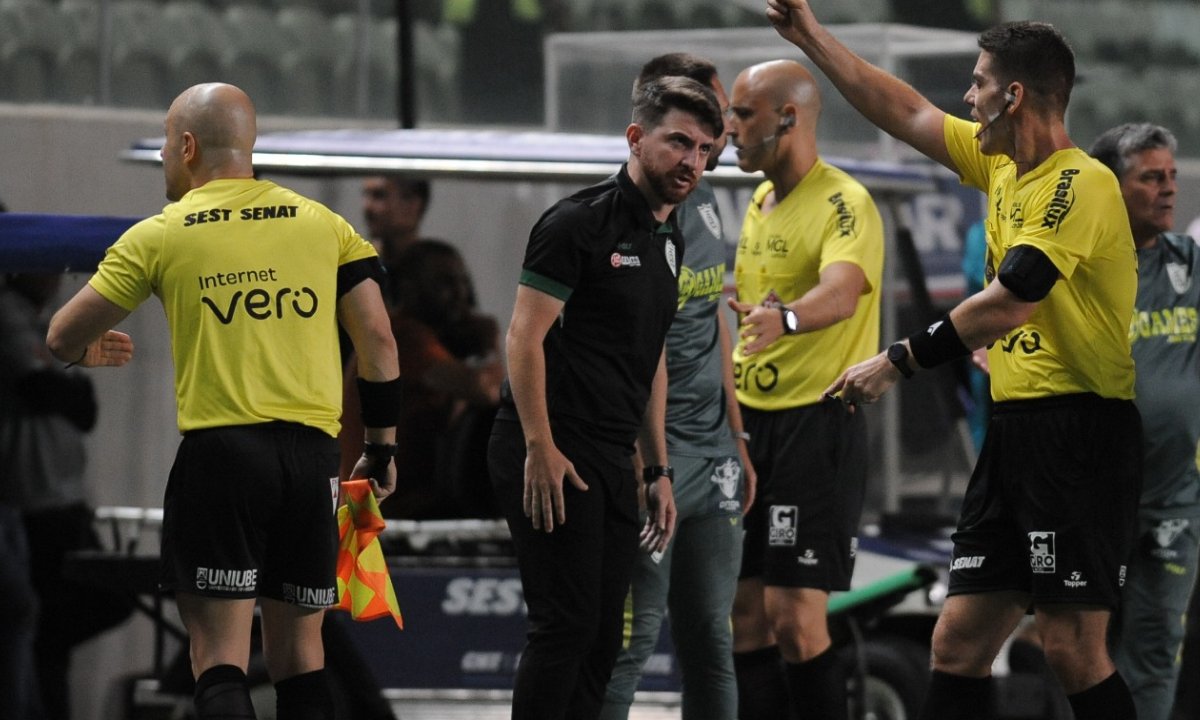 William Batista, técnico do América (foto: Alexandre Guzanshe/EM D.A Press)