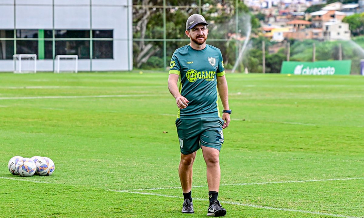 William Batista, técnico do América (foto: Mourão Panda/América)