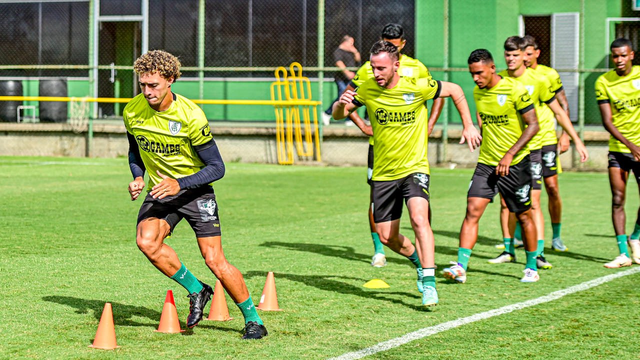 Preparação do América no Lanna Drumond (foto: Mourão Panda / América)