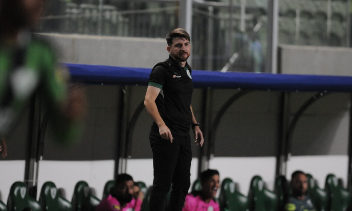 William Batista, técnico do América (foto: Alexandre Guzanshe/EM D.A Press)