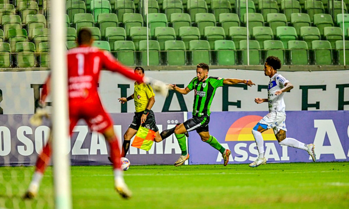 América e Aymorés em jogo do Mineiro (foto: Mourão Panda/América)