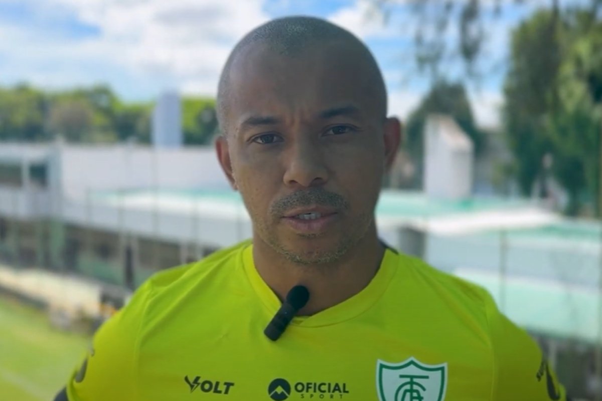 Mariano é o novo lateral-direito do América (foto: Reprodução / Coelho TV)