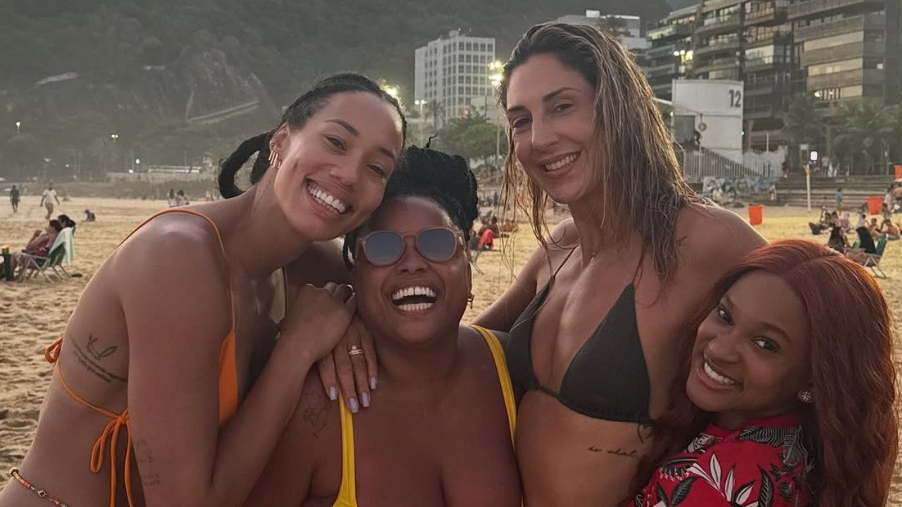 Milka, jogadora do Praia; Josy Moreira, designer e amiga de Gattaz; Carol Gattaz, jogadora do Praia; Rebeca Andrade, ginasta (foto: Reprodução Instagram)