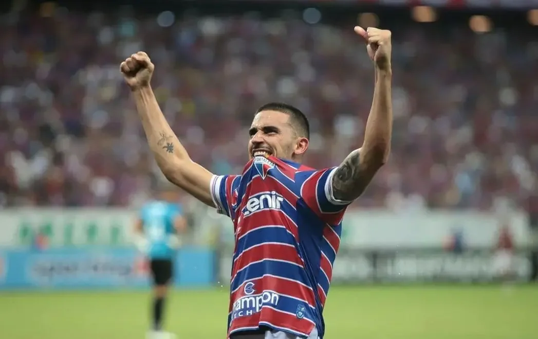 Thiago Galhardo fez 27 gols em 100 jogos pelo Fortaleza (foto: Mateus Lotif / FEC)