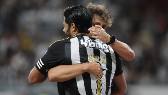 Hulk celebrates Atletico's goal about Athletic (Photo: Alexandre Guzanshe/EM/DA.Press)