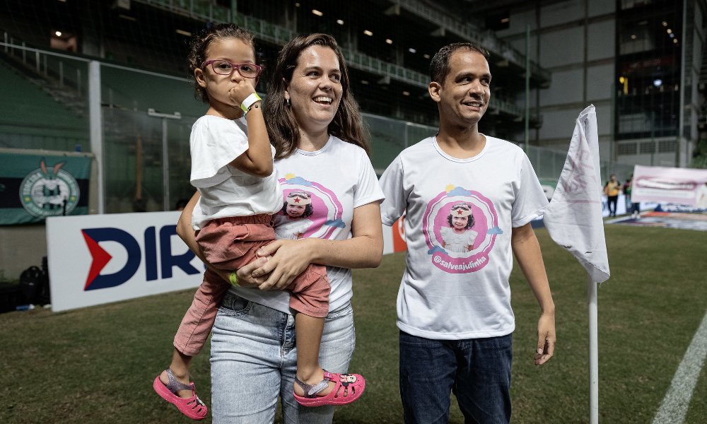 Julinha é uma das crianças que participam da campanha (foto: Tiago Trindade / FMF)