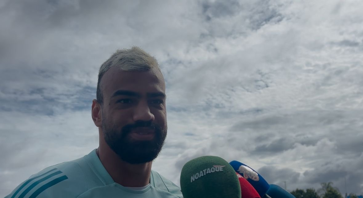 Fabrício Bruno, zagueiro do Cruzeiro, em treino na Toca da Raposa (foto: Sofia Cunha/EM/D.A Press)