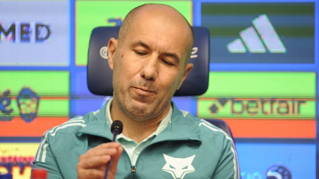 Leonardo Jardim, técnico do Cruzeiro, durante apresentação (foto: Alexandre Guzanshe/EM/D.A Press)