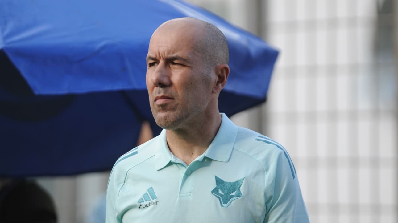 Leonardo Jardim, técnico do Cruzeiro, no duelo com o América (foto: Alexandre Guzanshe/EM/D.A Press)