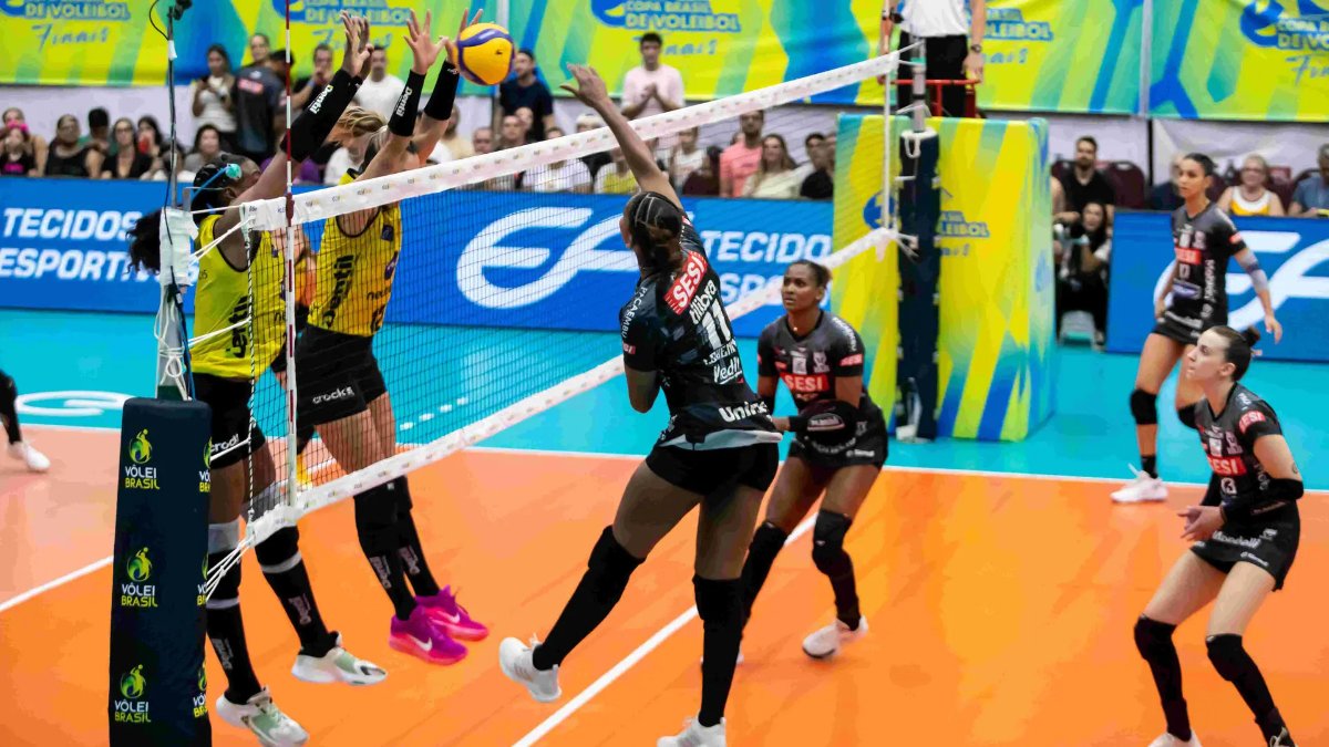 Bauru eliminou Praia Clube da Copa Brasil Feminina de Vôlei (foto: Divulgação/CBV)