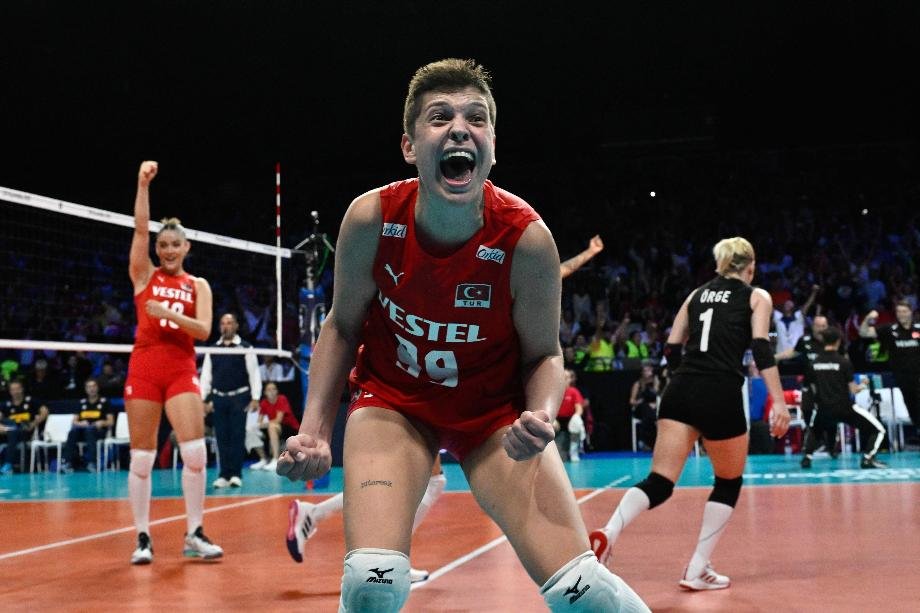 Karakurt, campeã mundial de vôlei em 2018 (foto: JOHN THYS / AFP)