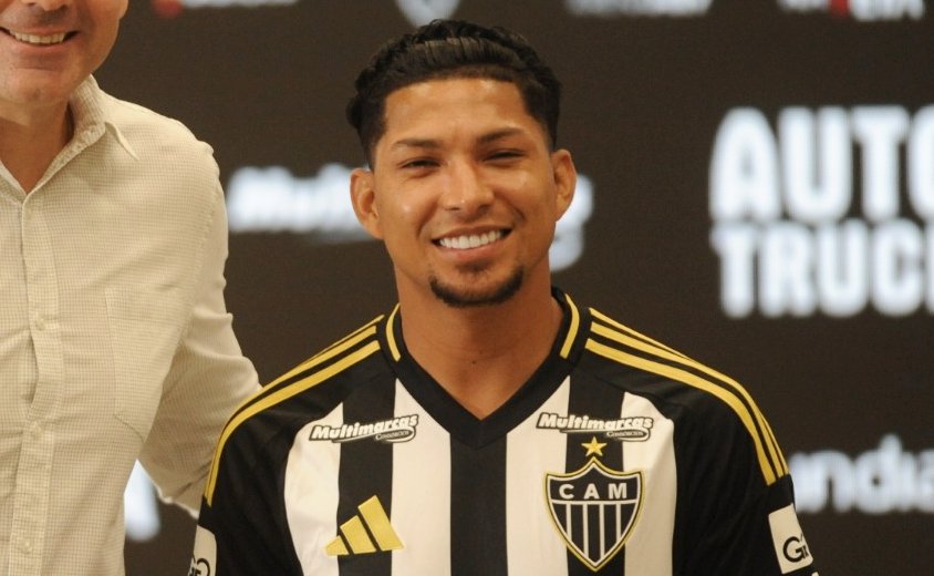 Rony, novo atacante do Atlético, em apresentação oficial na Arena MRV (foto: Alexandre Guzanshe/EM/D.A Press)