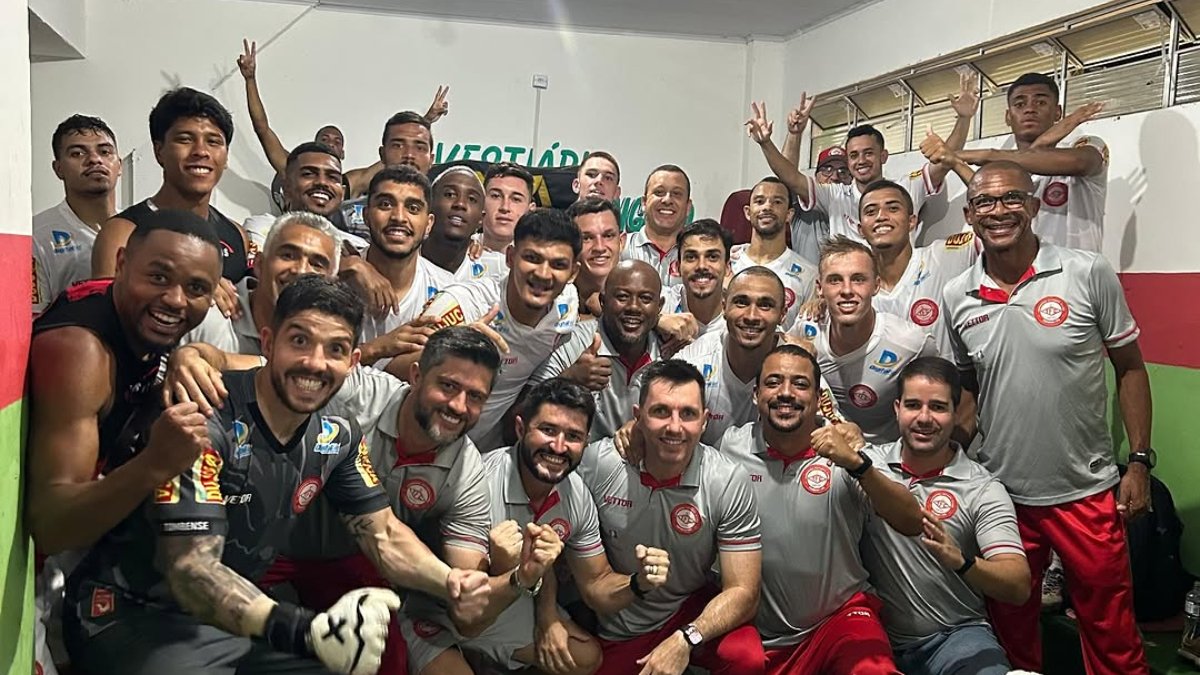 Jogadores do Tombense comemoram classificação na Copa do Brasil (foto: Divulgação/Tombense)