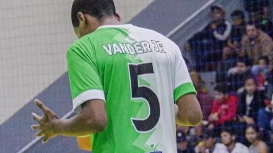 Vander jogava pelo Lavras Futsal (foto: Reprodução)