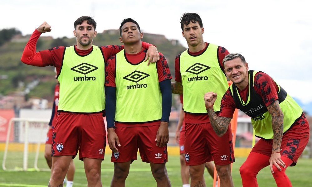 Jogadores do Cienciano, adversário do Atlético na Sul-Americana (foto: Divulgação/Cienciano)