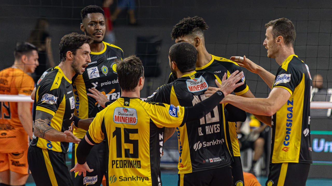Time masculino de vôlei do Praia (foto: @brunocunha_foto)