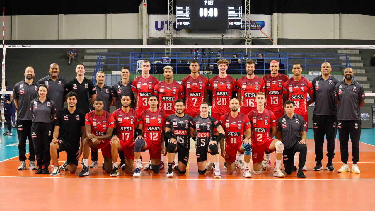 Time masculino de vôlei do Bauru (foto: Cacau Souza/ @cacausouzafotos)