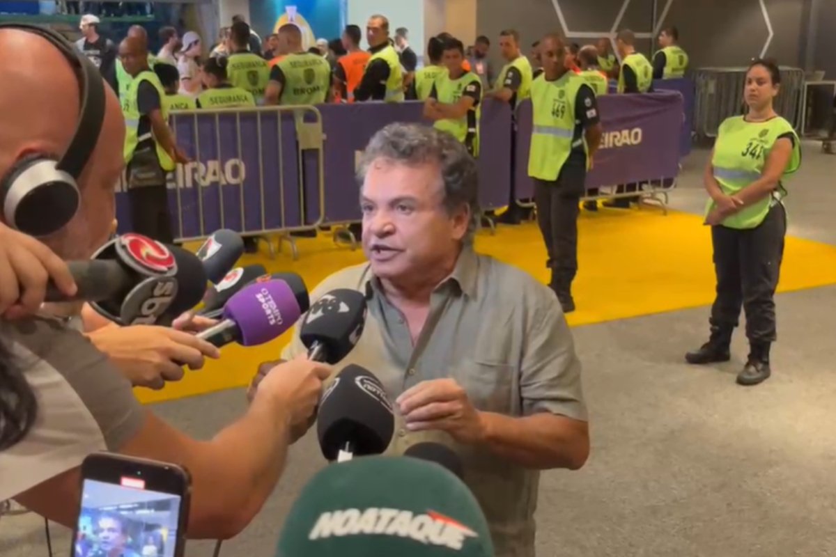Alencar da Silveira Júnior, presidente do América, em entrevista na zona mista do Mineirão (foto: Lucas Bretas / No Ataque)