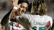 Cano celebra gols pelo Flu com Canobbio (foto: LUCAS MERÇON / FLUMINENSE F.C.)