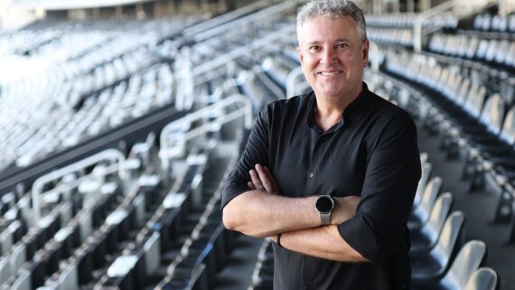 Erasmo Damiani, ex-dirigente do Atlético, no Estádio Nilton Santos, do Botafogo (foto: Vítor Silva / BFR)