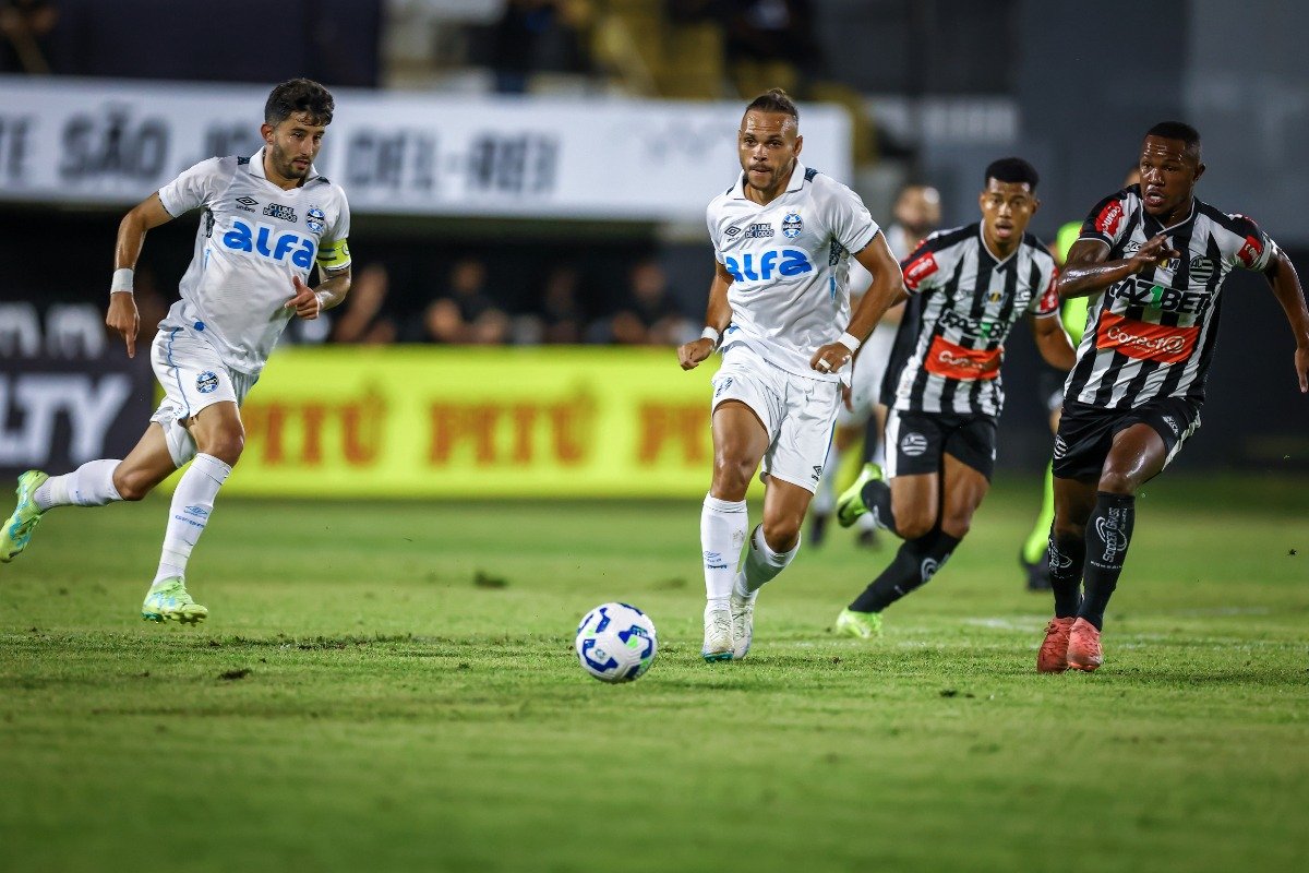 Lance do jogo entre Athletic e Grêmio pela Copa do Brasil (foto: LUCAS UEBEL/GREMIO FBPA)