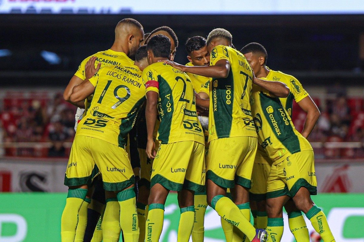 Jogadores do Mirassol reunidos antes de duelo pelo Campeonato Paulista (foto: JP Pinheiro/Agência Mirassol)