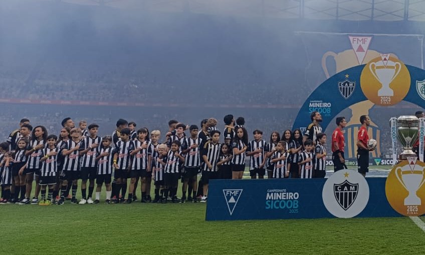 Jogadores do Atlético antes do confronto com o América no Mineirão (foto: Alexandre Guzanshe/EM/DA.Press)