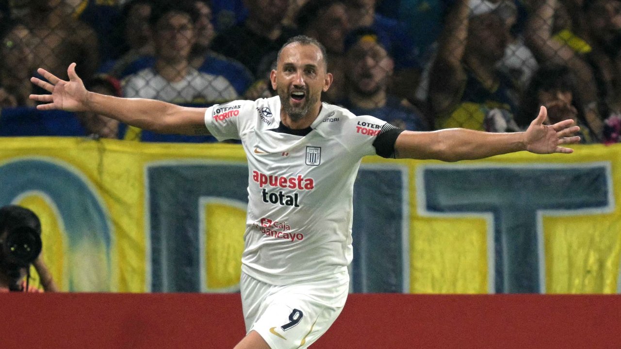 Hernán Barcos, ex-atacante do Cruzeiro (foto: JUAN MABROMATA/AFP)