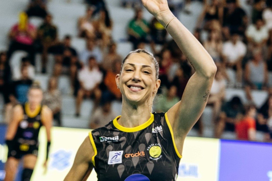 Carol Gattaz, central do Praia Clube (foto: Praia Clube/Divulgação)