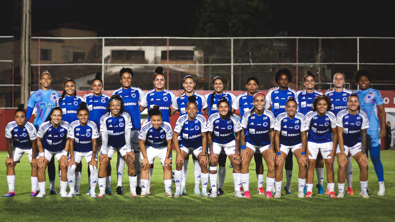 Jogadoras do Cruzeiro em campo (foto: Gustavo Martins/Cruzeiro)