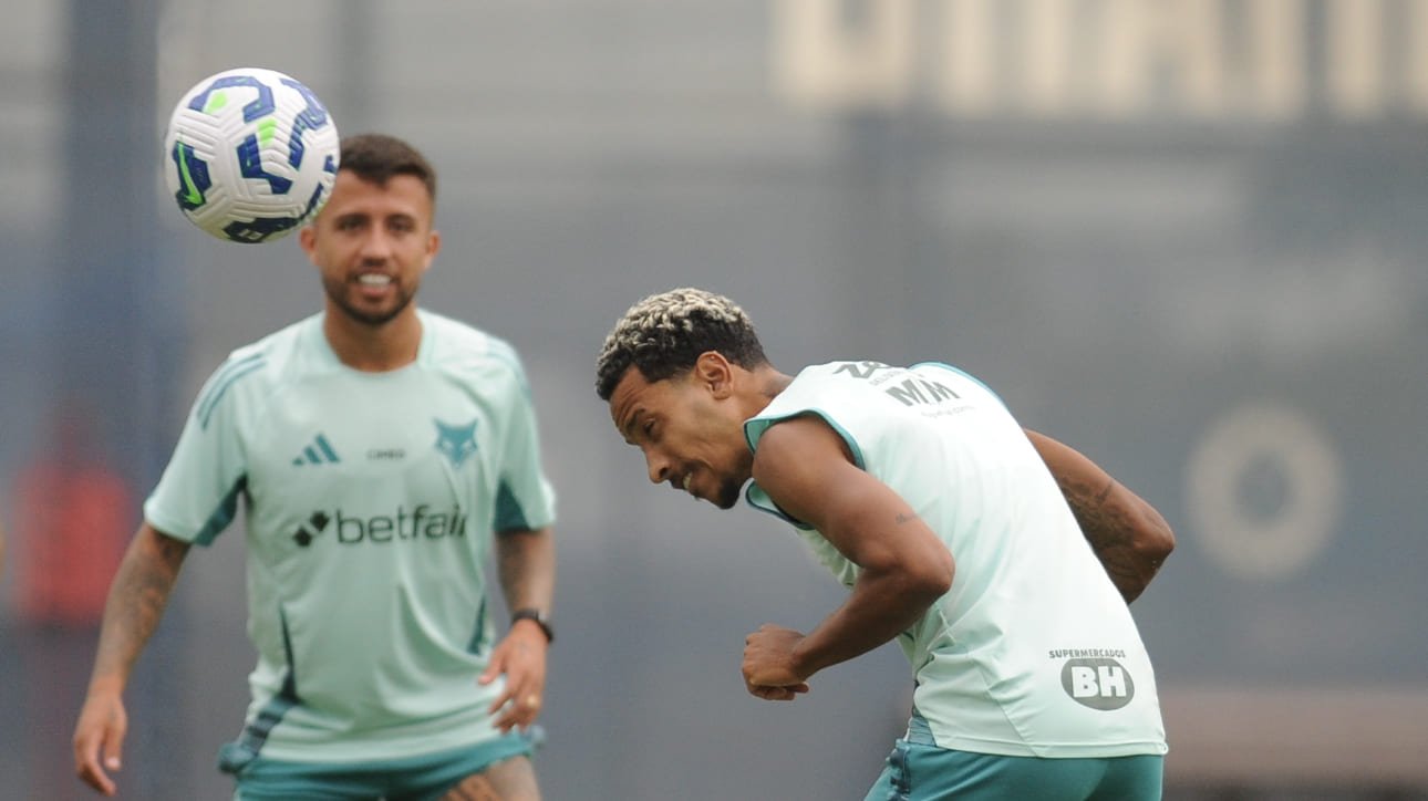 Matheus Pereira, meio-campista do Cruzeiro, em treinamento (foto: Alexandre Guzanshe/EM/D.A. Press)