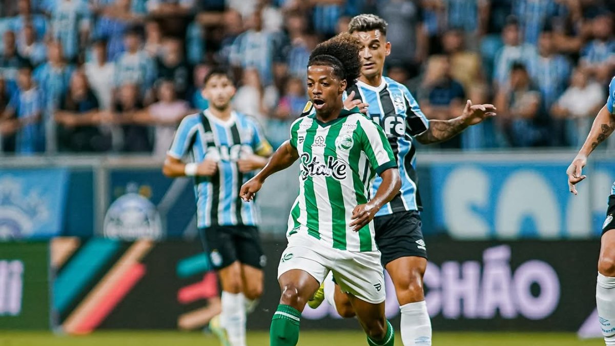 Ênio em ação pelo Juventude contra o Grêmio (foto: Fernando Alves/ECJ)