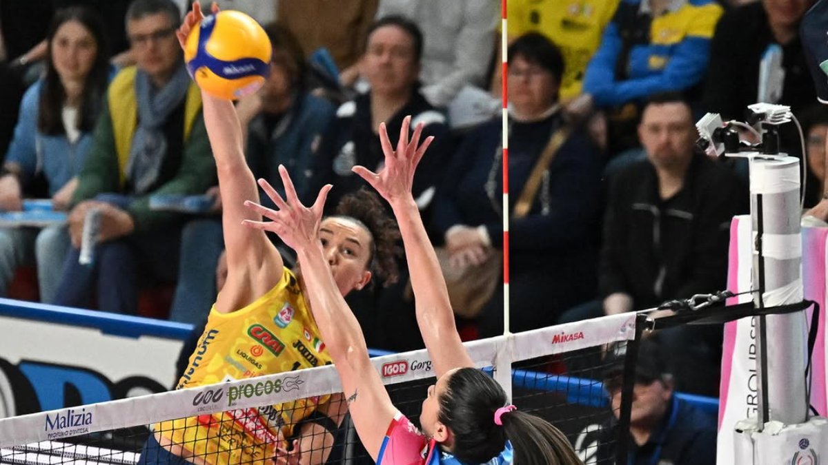 Gabi Guimarães em ação pelo Conegliano contra o Novara (foto: Divulgação/Conegliano)