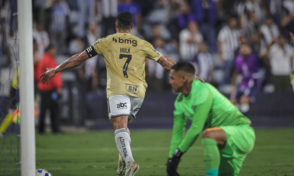 Hulk foi o autor do gol do Atlético no último jogo contra um time peruano (foto: Pedro Souza/Atlético)