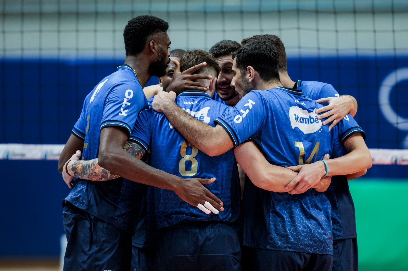 Jogadores do Minas em partida pela Superliga Masculina de Vôlei (foto: Hedgard Moraes/ MTC)