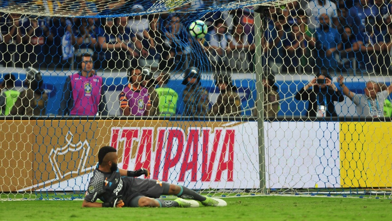Muralha na final entre Cruzeiro e Flamengo, na Copa do Brasil (foto: Ramon Lisboa/EM/DA Press)