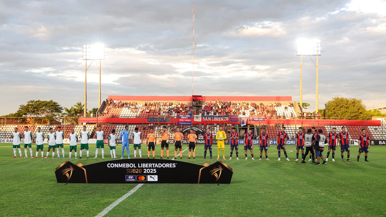 Jogadores de Palmeiras e Cerro Porteño, em partida pela Copa Libertadores Sub-20 (foto: Fabio Menotti/Palmeiras)